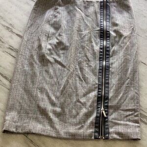 Black & White Knee-Length Pencil Skirt for Work